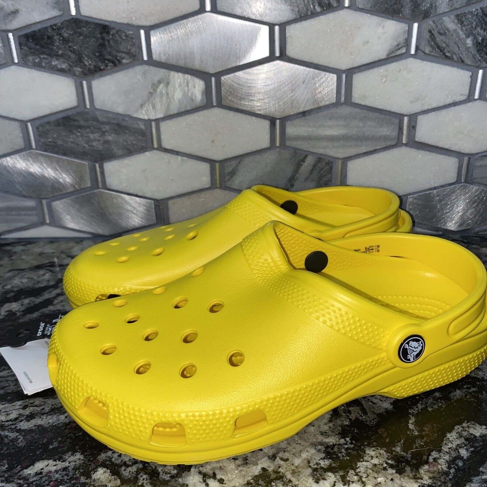 Nwt Crocs UnisexAdult Classic Clog YellowLemon Unisex